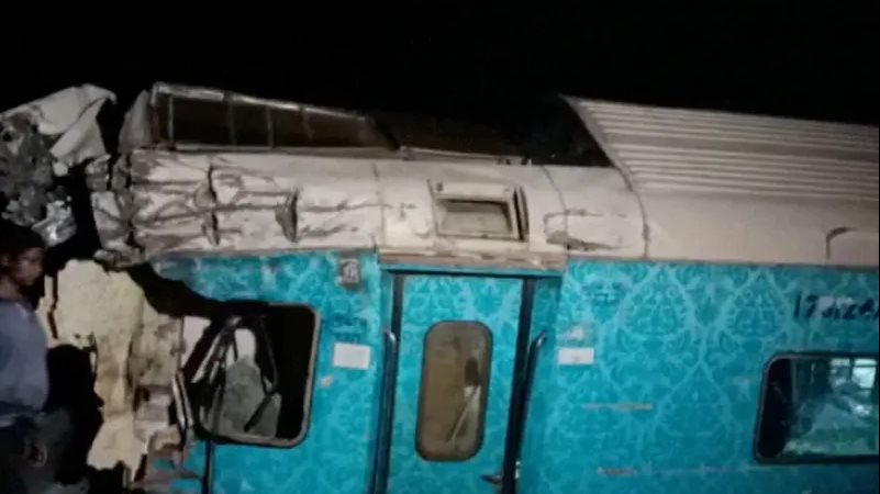 الهند .. حصيلة جديدة مرعبة لحادث تصادم القطارين