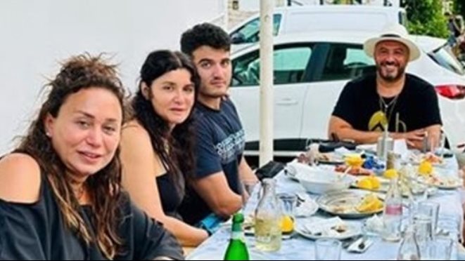 صورة في اليونان.. غادة عادل تثير التكهنات حول عودتها لطليقها مجدي الهواري