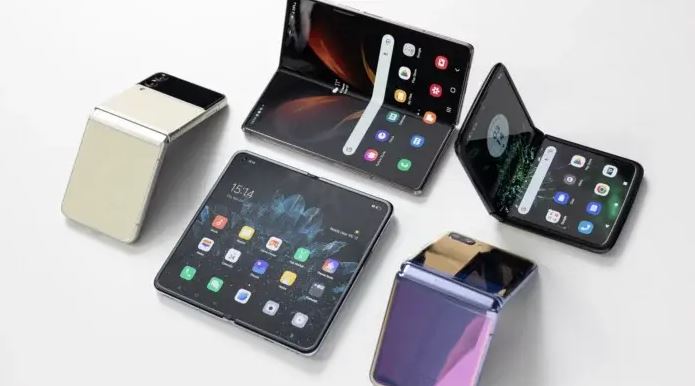70 ألف جنيه.. زيادة بأسعار سامسونج Galaxy Z Flip 5 وZ Fold 5 70 ألف جنيه.. زيادة بأسعار سامسونج Galaxy Z Flip 5 وZ Fold 5