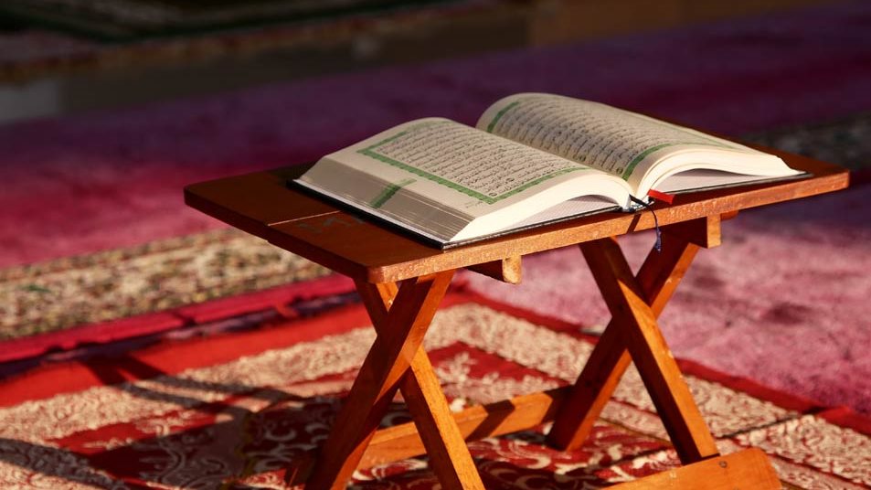 ما سر الاستعاذة من الشيطان قبل قراءة القرآن؟ أزهري يجيب ما سر الاستعاذة من الشيطان قبل قراءة القرآن؟ أزهري يجيب