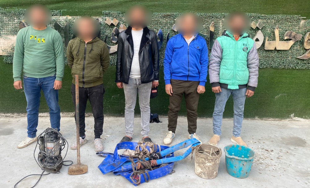 عقار بالقاهرة .. بالصور .. ضبط 5 أشخاص أثناء التنقيب عن الآثار 2 888