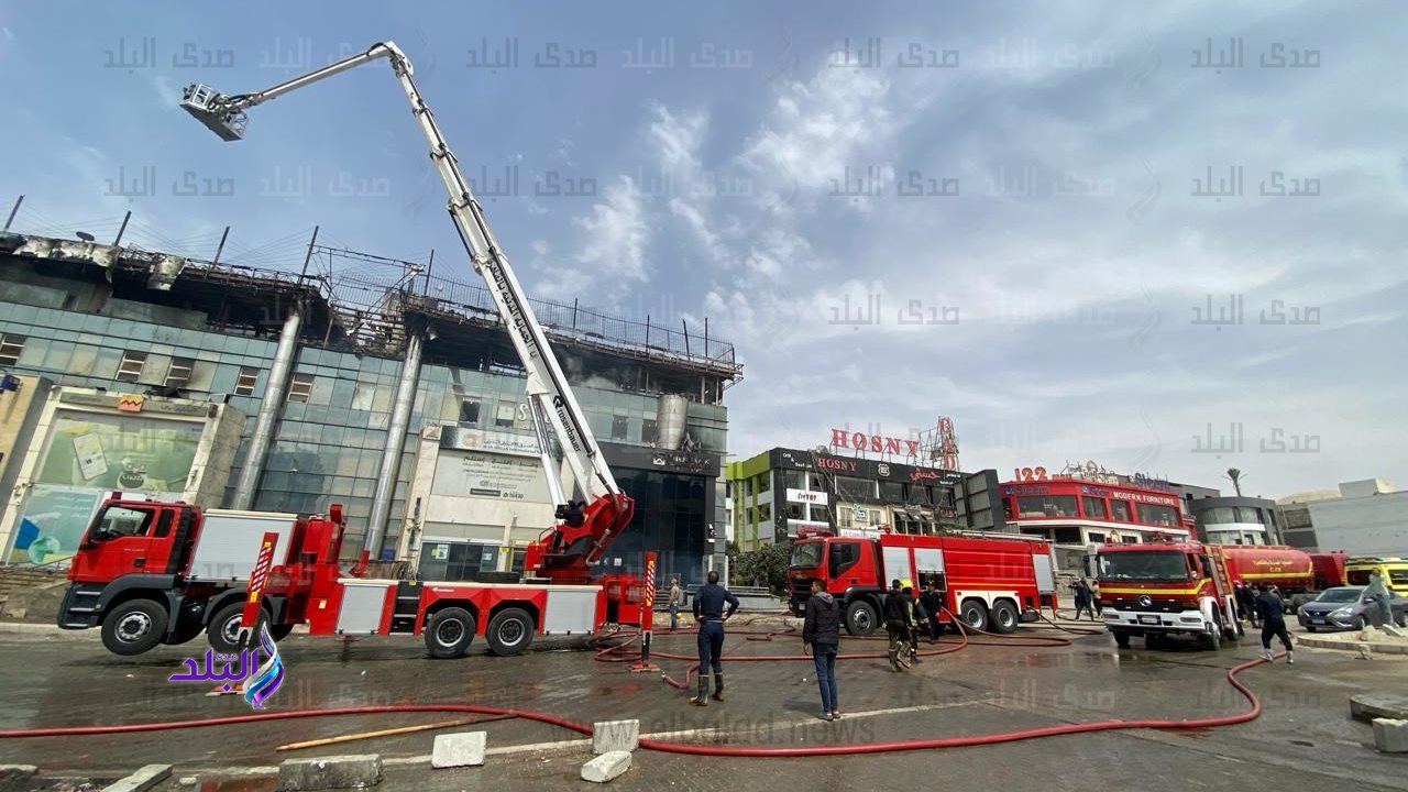 خاص.. معاينة مول القاهرة الجديدة: البنوك سليمة والنيران دمرت مطعما وبارا..فيديو