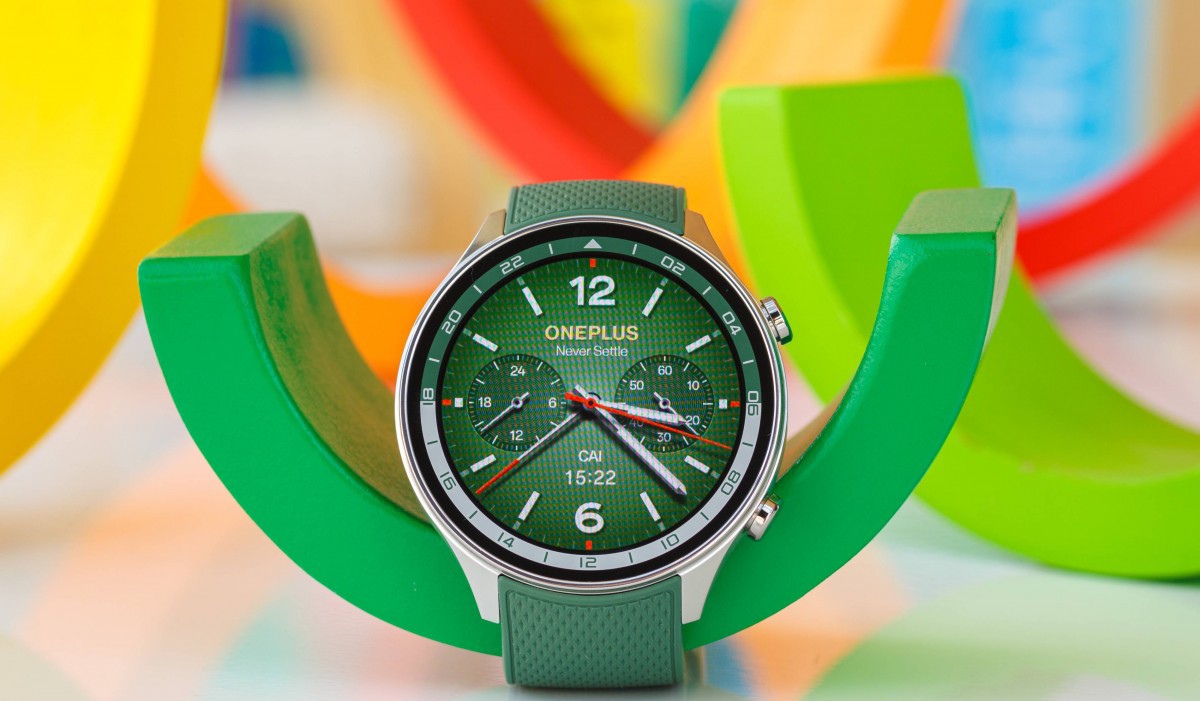 لمنافسة سامسونج وآبل.. وان بلس تطلق سمارت ووتش ببطارية تدوم 100 ساعة 752