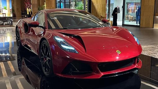 سيارة لوتس اميرا 2025 