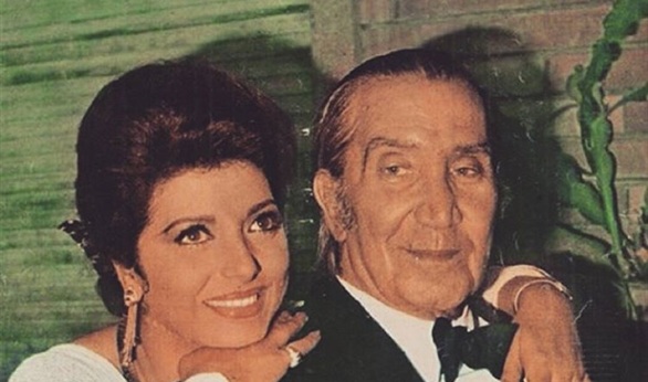 نبيلة عبيد تنشر صورة قديمة لها مع يوسف وهبى