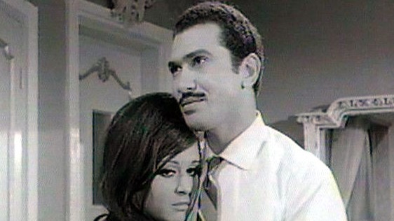 في ذكرى ميلاده تعرف على مأزق تعرض له حمدي أحمد بسبب فيلم القاهرة 30 صور