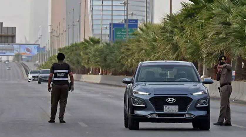 فيديو شاهد القبض على فتاة تحرشت بطفلة في السعودية