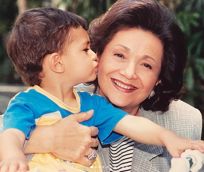 كل عام وأنتم بخير، رسالة مؤثرة من عمر علاء مبارك لجدته في عيد الأم