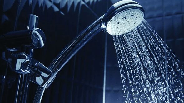 حكم السفر على جنابة وعدم الاغتسال