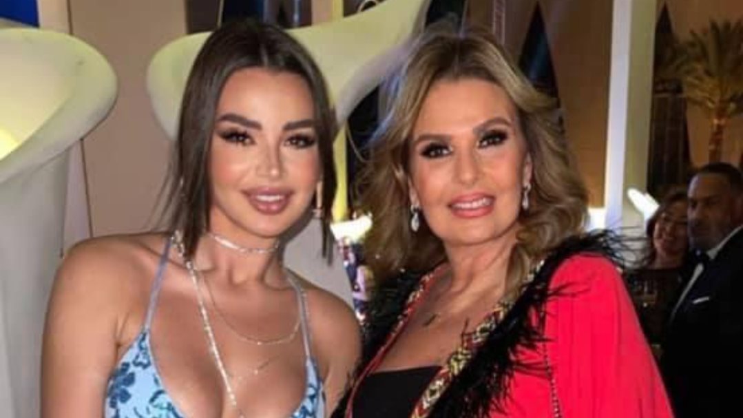 Ø¨Ø¹Ø¯ Ø­Ø¶ÙˆØ±Ù‡Ù… Ø¬Ù†Ø§Ø²Ø© Ø³Ù…ÙŠØ± ØºØ§Ù†Ù… ØµØ¨Ø§Ø­Ø§ Ù†Ø¬ÙˆÙ… ÙŠØªÙˆØ§Ø¬Ø¯ÙˆÙ† ÙÙŠ ÙØ±Ø­ Ù„ÙŠÙ„Ø§
