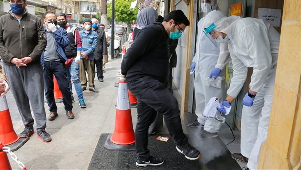 كورونا في لبنان .. طبيب يحذر ويطالب بتطعيم الشباب لهذا السبب