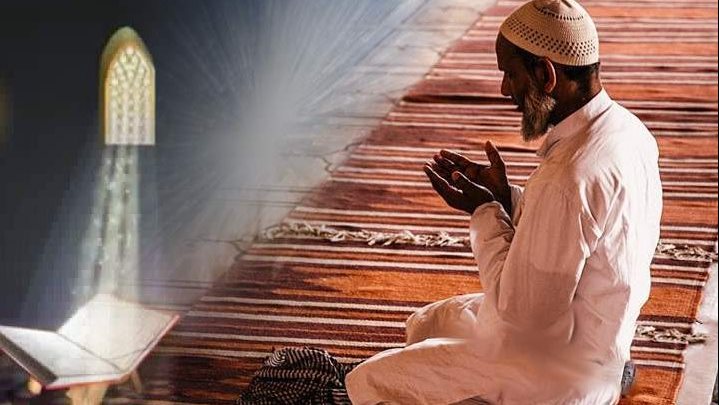 هل يشترط عند الدعاء الجثو على الركبتين؟
