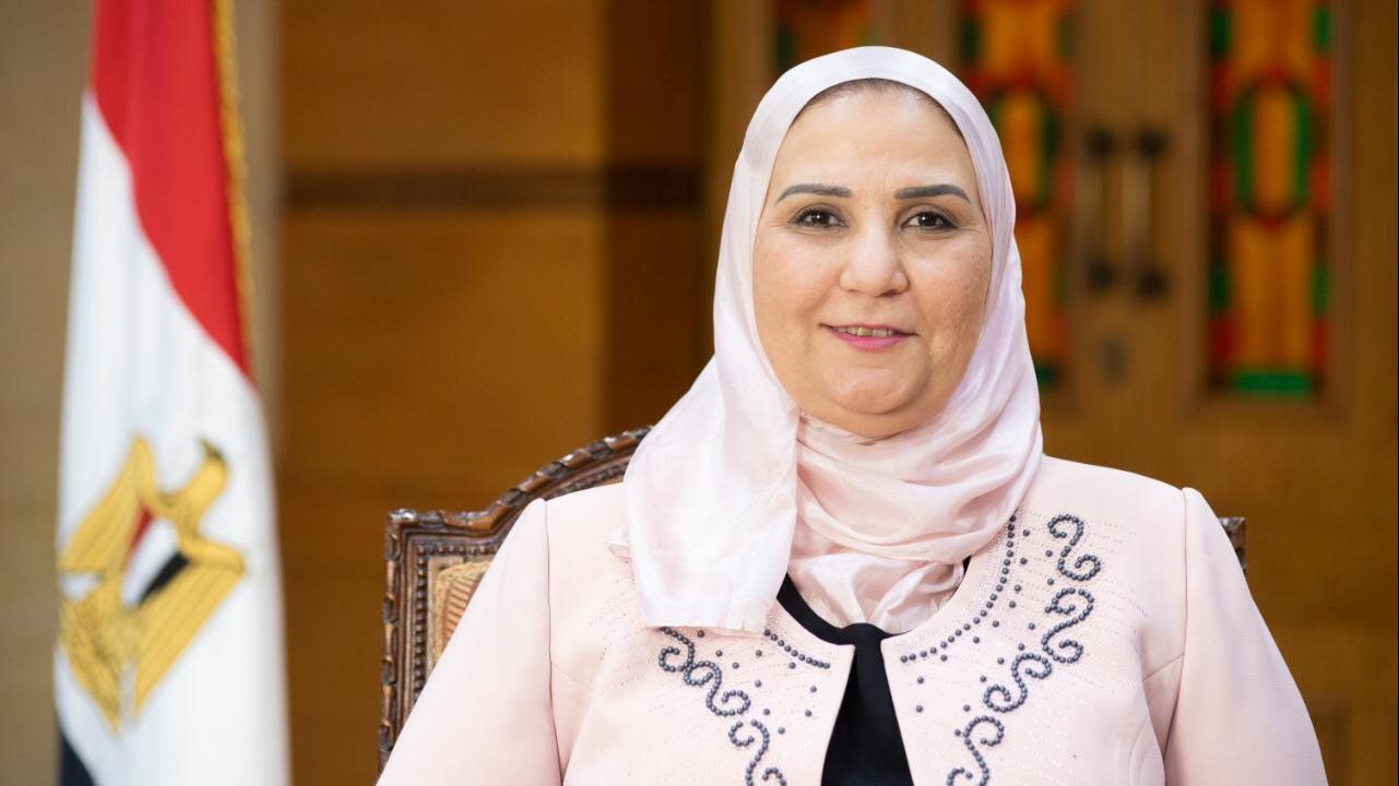 إنفوجراف.. التمكين الاقتصادي: الحياة الكريمة هي العمل وعدم الاعتماد على الآخرين