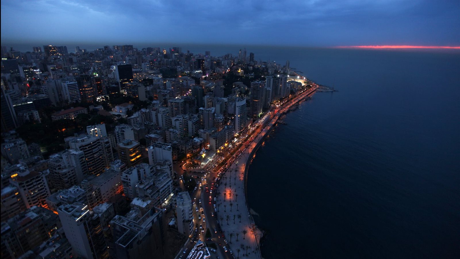 ذا ناشيونال: مصر تسلم لبنان 30 ألف طن من الوقود