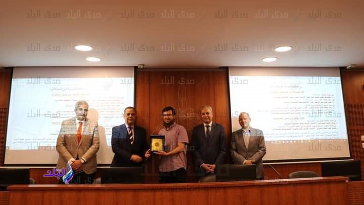 صورة هندسة عين شمس تكرم الحاصلين على جوائز الجامعة التقديرية والتشحيعية