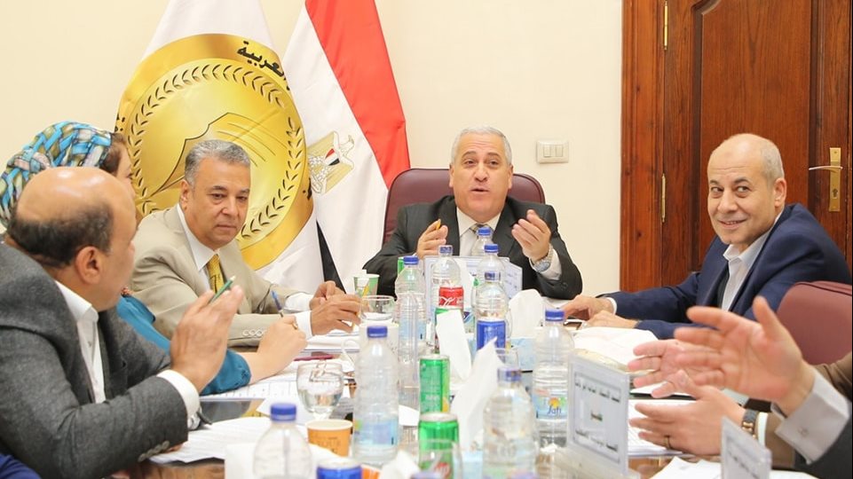 الوطنية للصحافة تمد خدمة عمرو الخياط 6 أشهر وسعيد عبده 3 أشهر