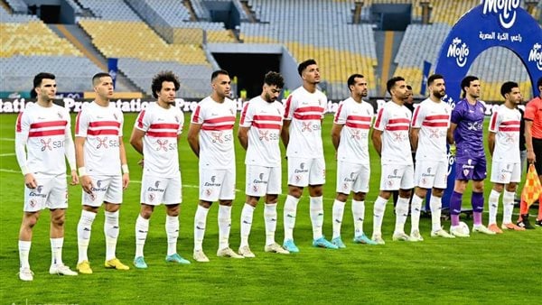 لاعبو الزمالك يحتفلون بالفوز على المصري البورسعيدي في بطولة كأس مصر