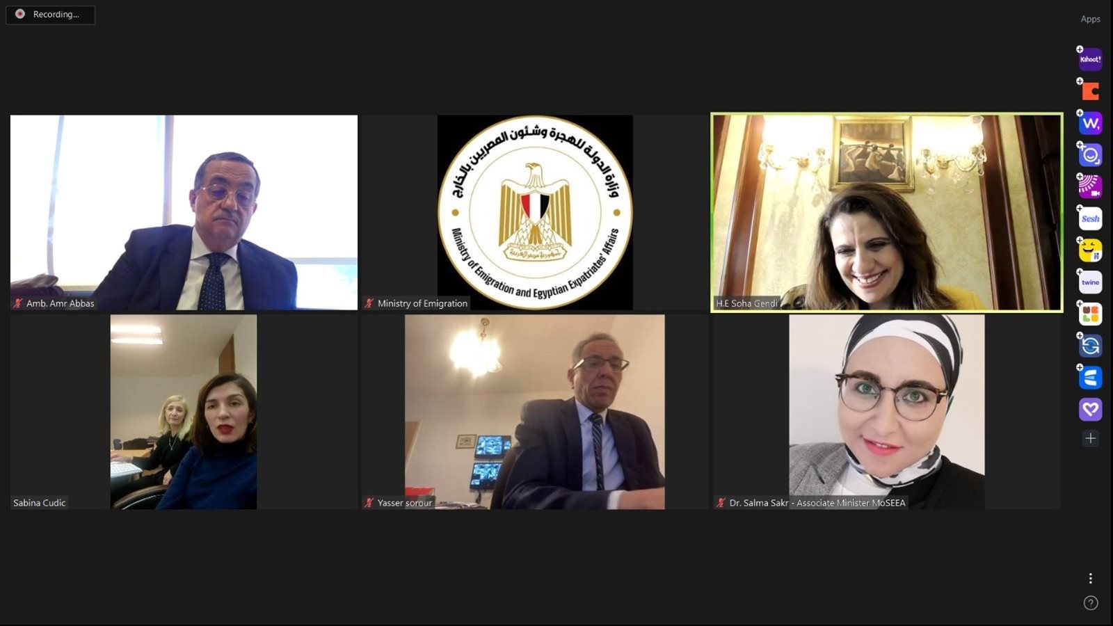وزيرة الهجرة: نعمل على إنشاء شركة استثمارية للمصريين بالخارج تتضمن مختلف الأنشطة الاقتصادية وزيرة الهجرة: نعمل على إنشاء شركة استثمارية للمصريين بالخارج تتضمن مختلف الأنشطة الاقتصادية