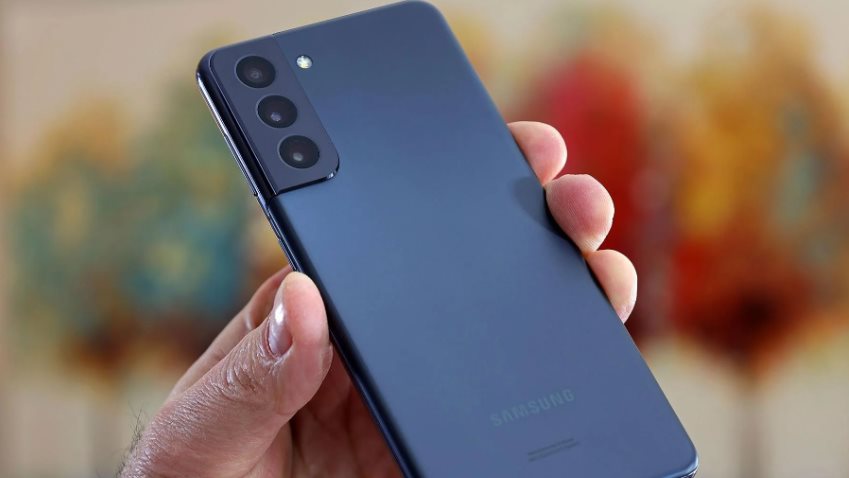 سعر جوال Samsung Galaxy S21 فى السعودية